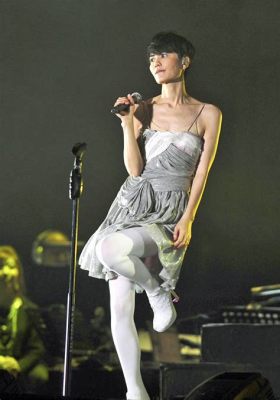 Faye Wong's Rainbow Concert Sparks Frenzy Among Italian Fans!